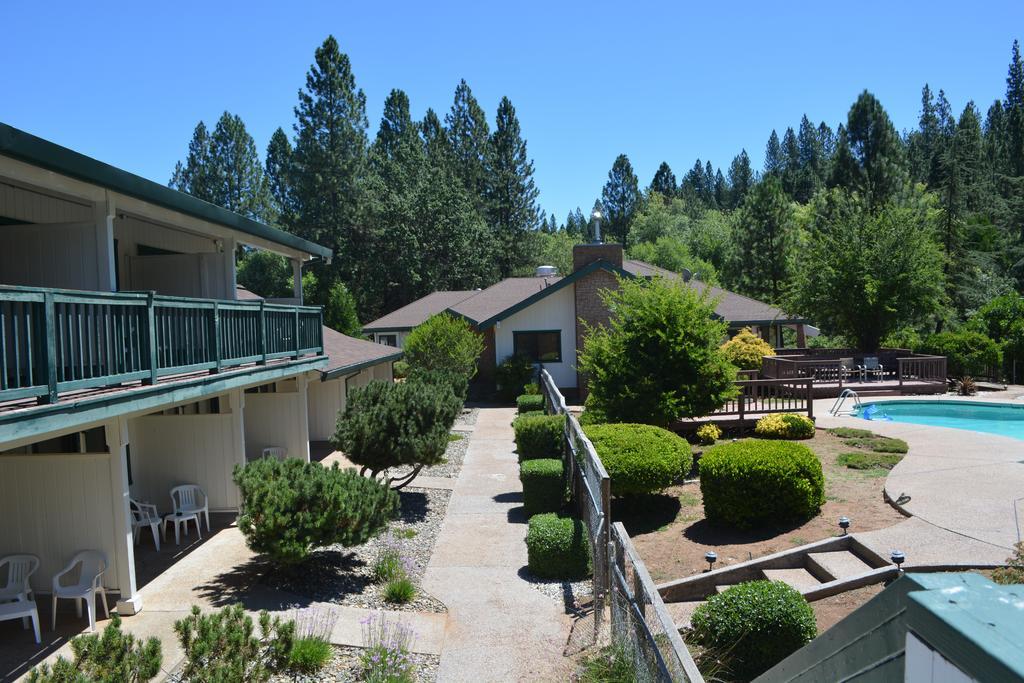 Pioneer Inn & Suites Volcano エクステリア 写真