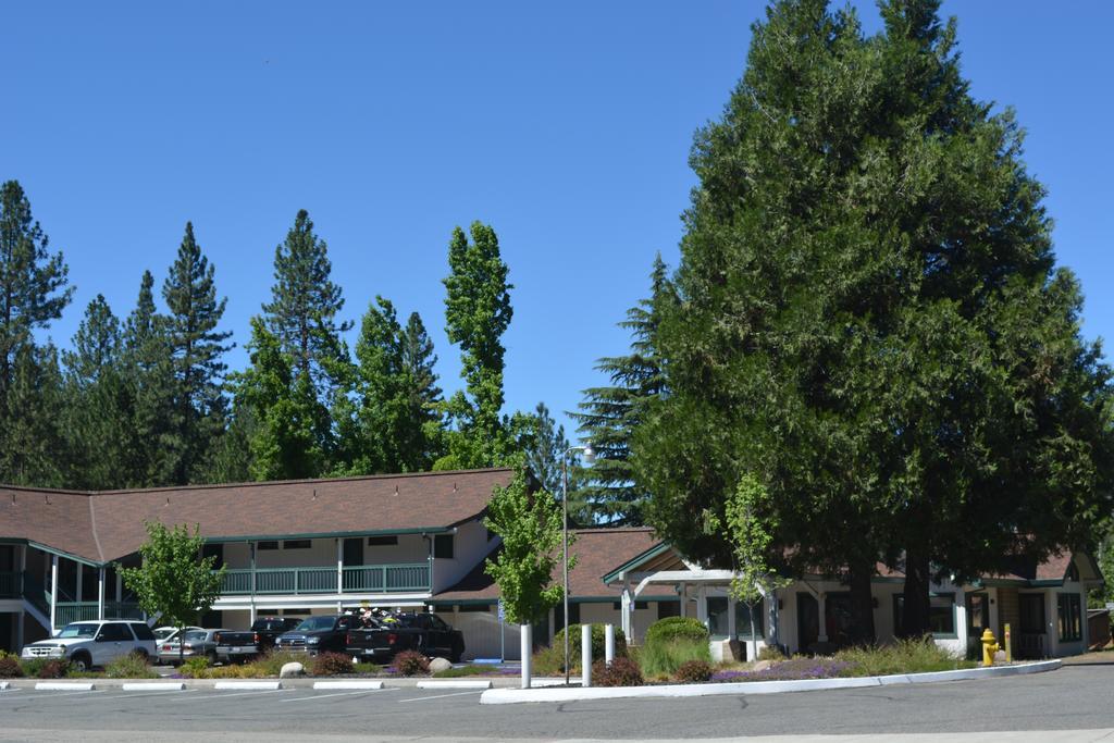 Pioneer Inn & Suites Volcano エクステリア 写真