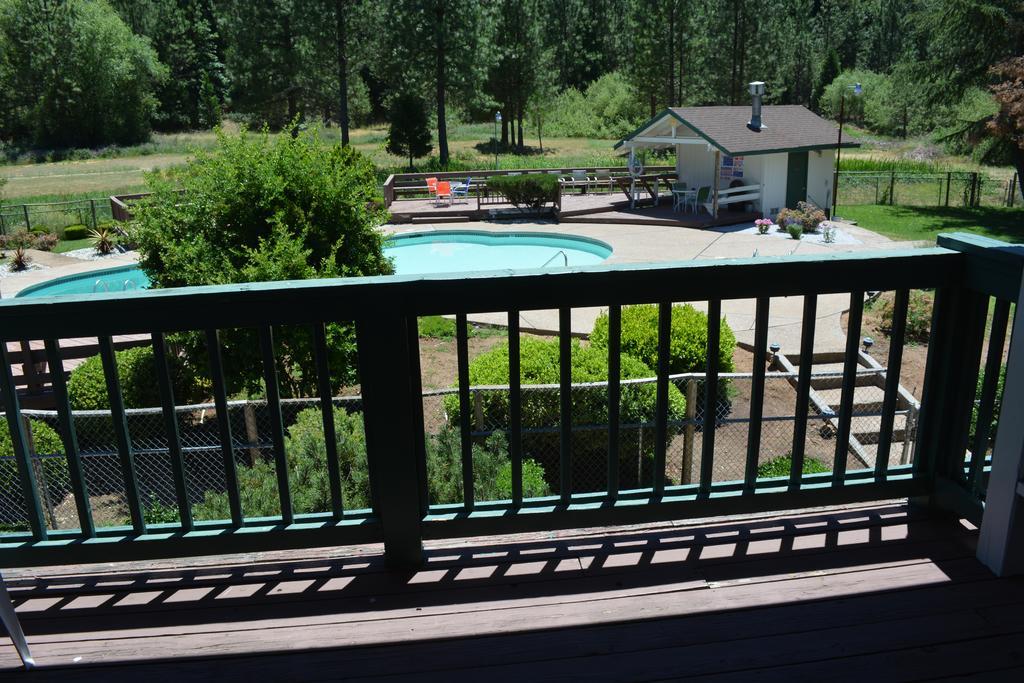 Pioneer Inn & Suites Volcano エクステリア 写真