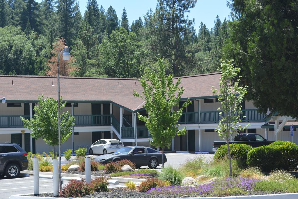Pioneer Inn & Suites Volcano エクステリア 写真