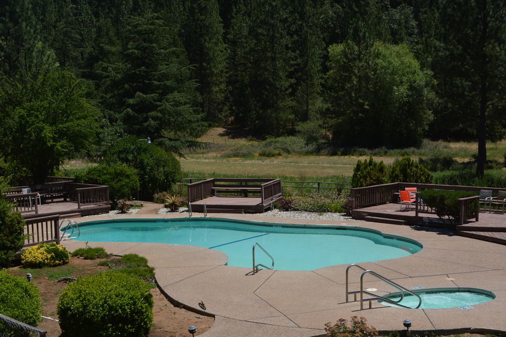 Pioneer Inn & Suites Volcano エクステリア 写真