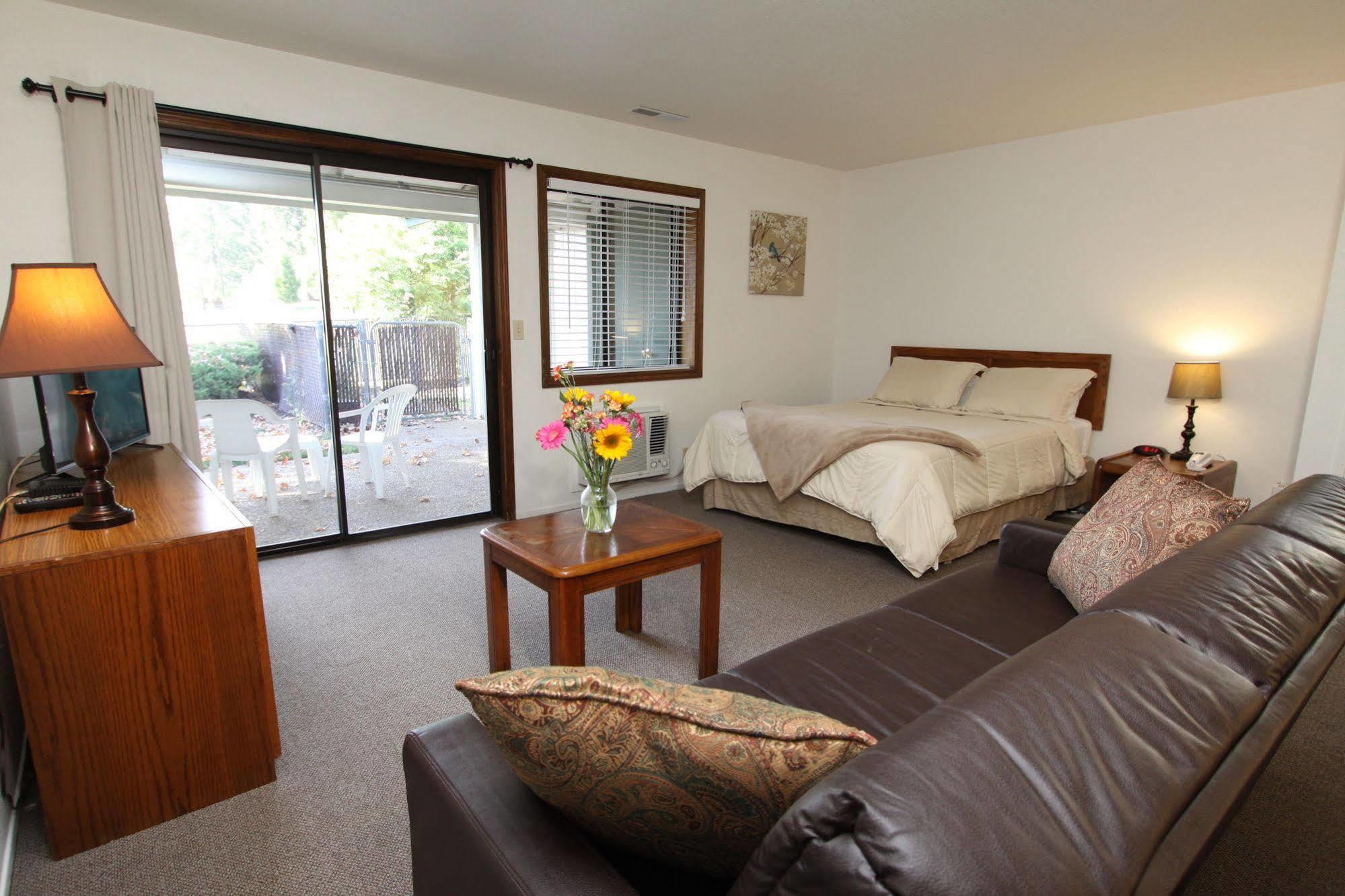 Pioneer Inn & Suites Volcano エクステリア 写真