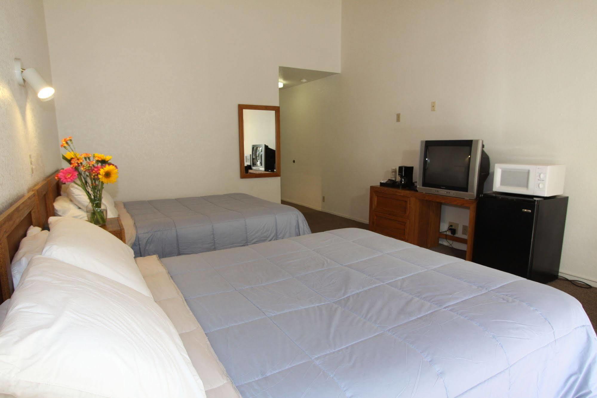 Pioneer Inn & Suites Volcano エクステリア 写真