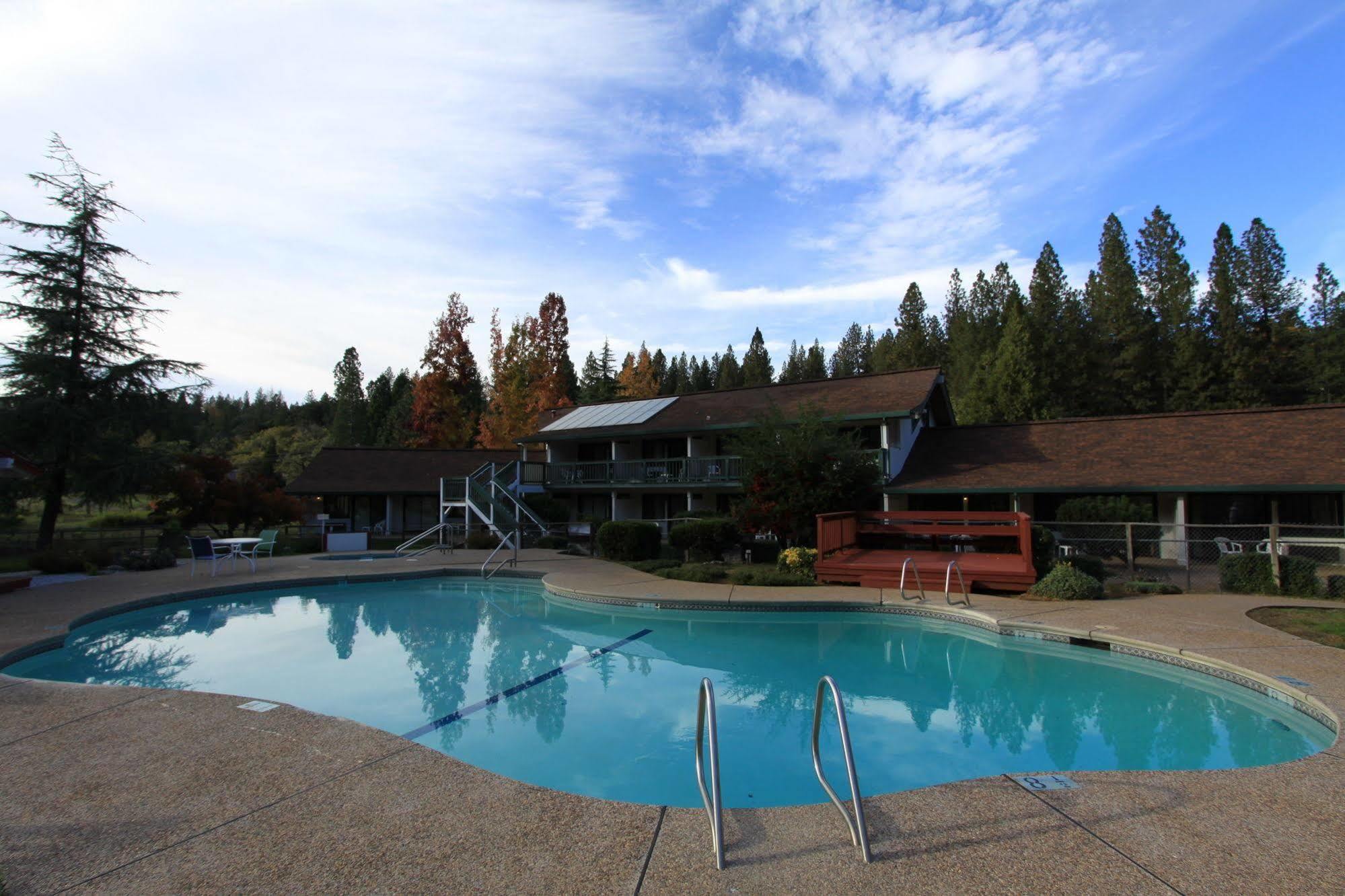Pioneer Inn & Suites Volcano エクステリア 写真