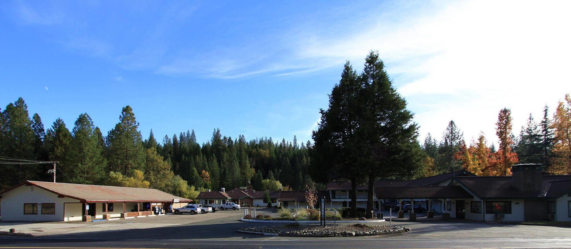 Pioneer Inn & Suites Volcano エクステリア 写真