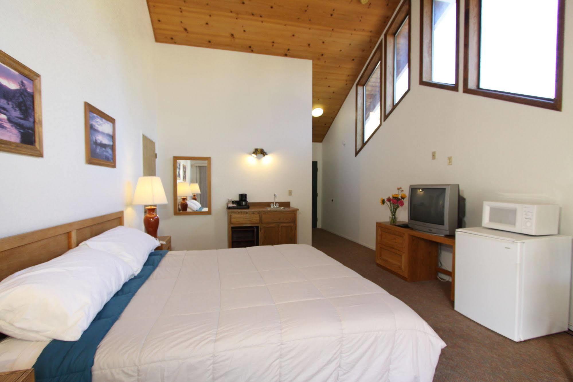 Pioneer Inn & Suites Volcano エクステリア 写真
